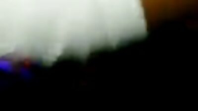 একটি মেয়ে ক্রিসমাস ট্রি এর চুদাচুদি চাই পাশে, বেশ ভালোভাবে চোদাচ্ছে