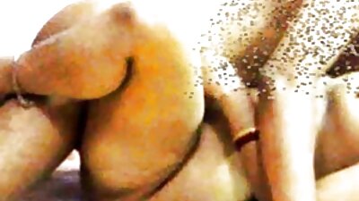 প্রাকৃতিক মাই সহ একটি গরম ল্যাটিনা তার ঠোঁট একটি মেরুর চারপাশে বাংলা চুদাচুদিভিডিও পাচ্ছে