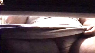 লম্বা ইংলিশ চুদাচুদি চর্মসার বাচ্চা তার শীর্ষ শ্রেণীর সঙ্গীর সাথে প্রেম করে